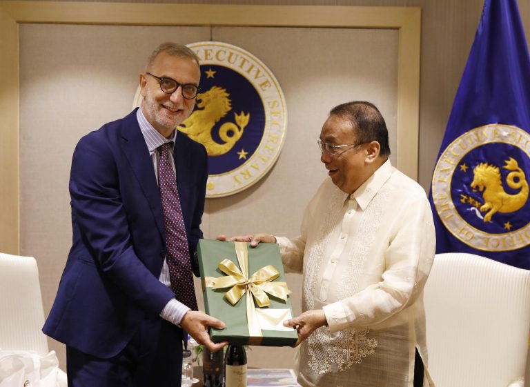 Foto2 con ES Lucas BERSAMIN